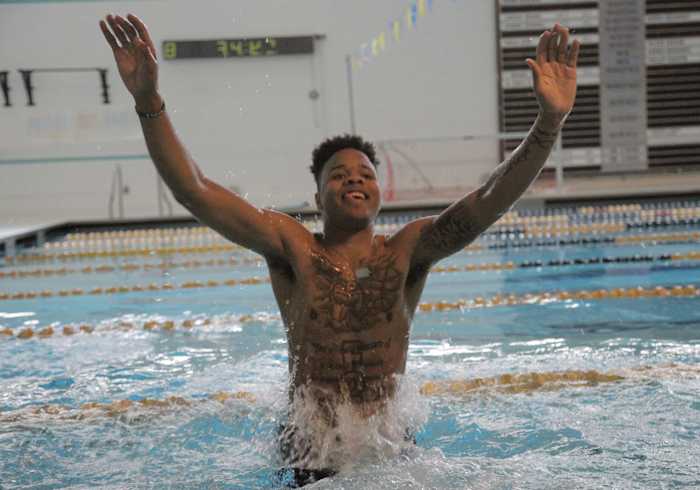 markelle-fultz-swimming.jpg